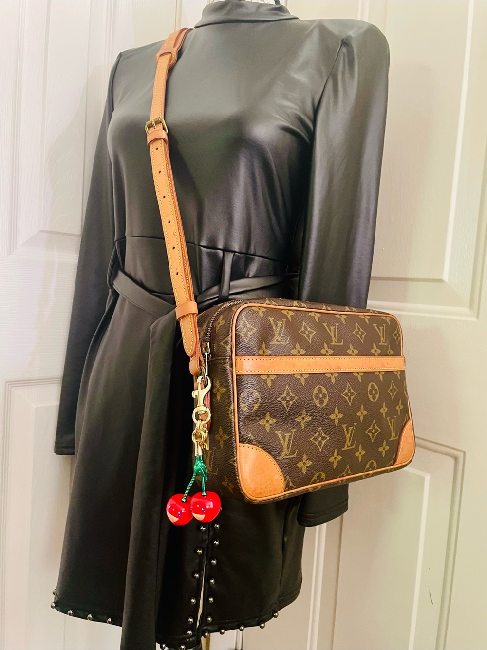 Louis Vuitton Trocadero 30 Monogram Crossbody Bag with Leather Trim